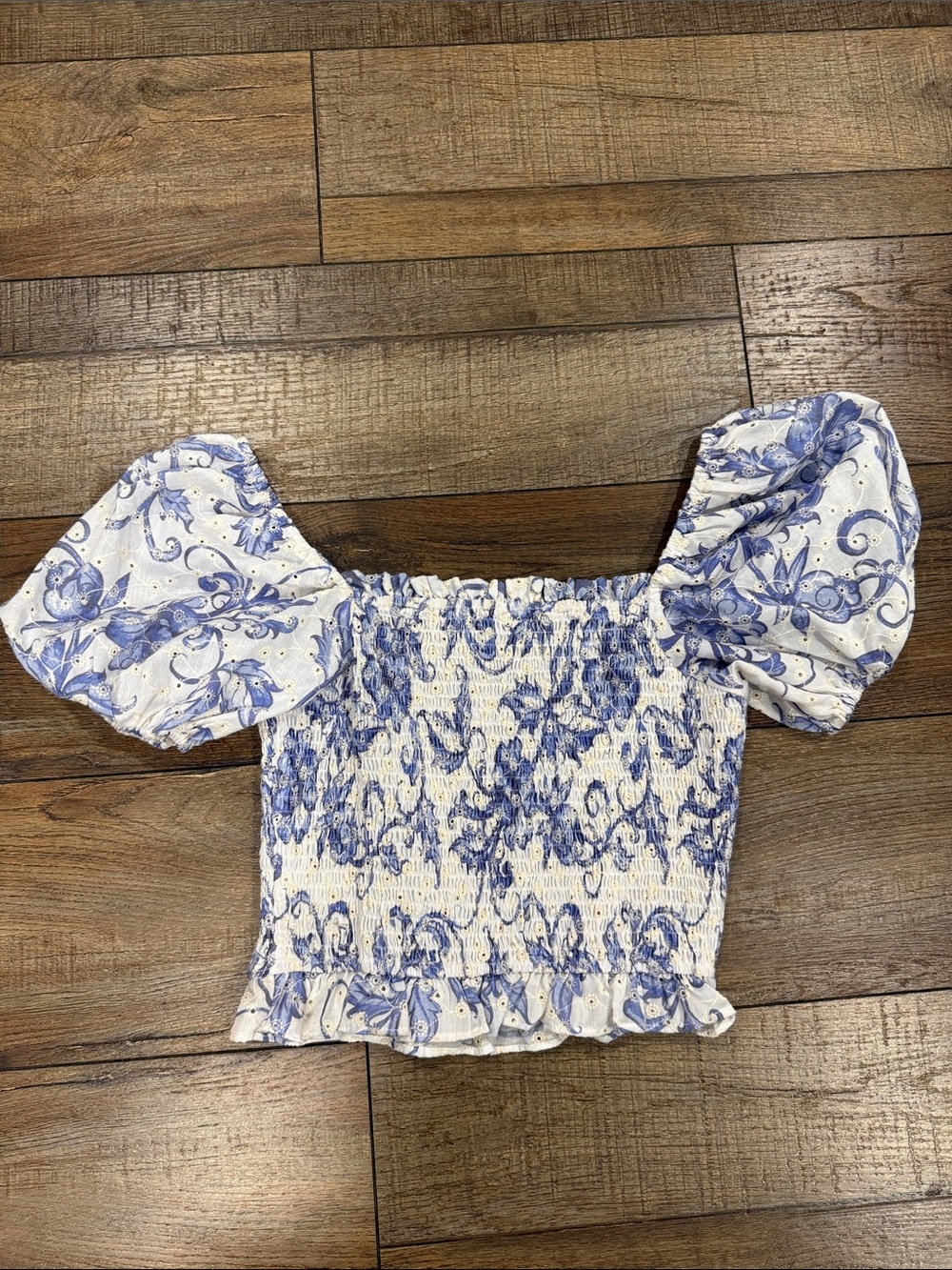 Lulu's White and Blue Floral Smocked Puff-Sleeve Crop Top - Picture 2 of 2